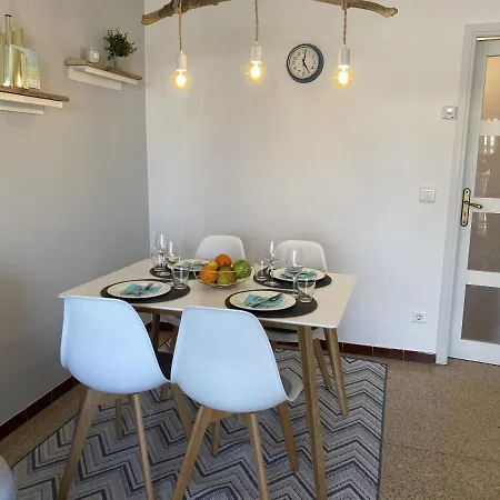 Apartment Iv 6 12 *